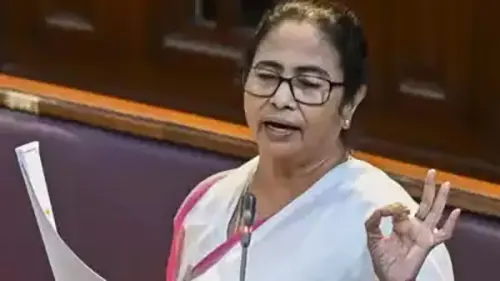 বাংলাদেশ-ভারত উত্তেজনায় আলোচনার আহ্বান মমতার